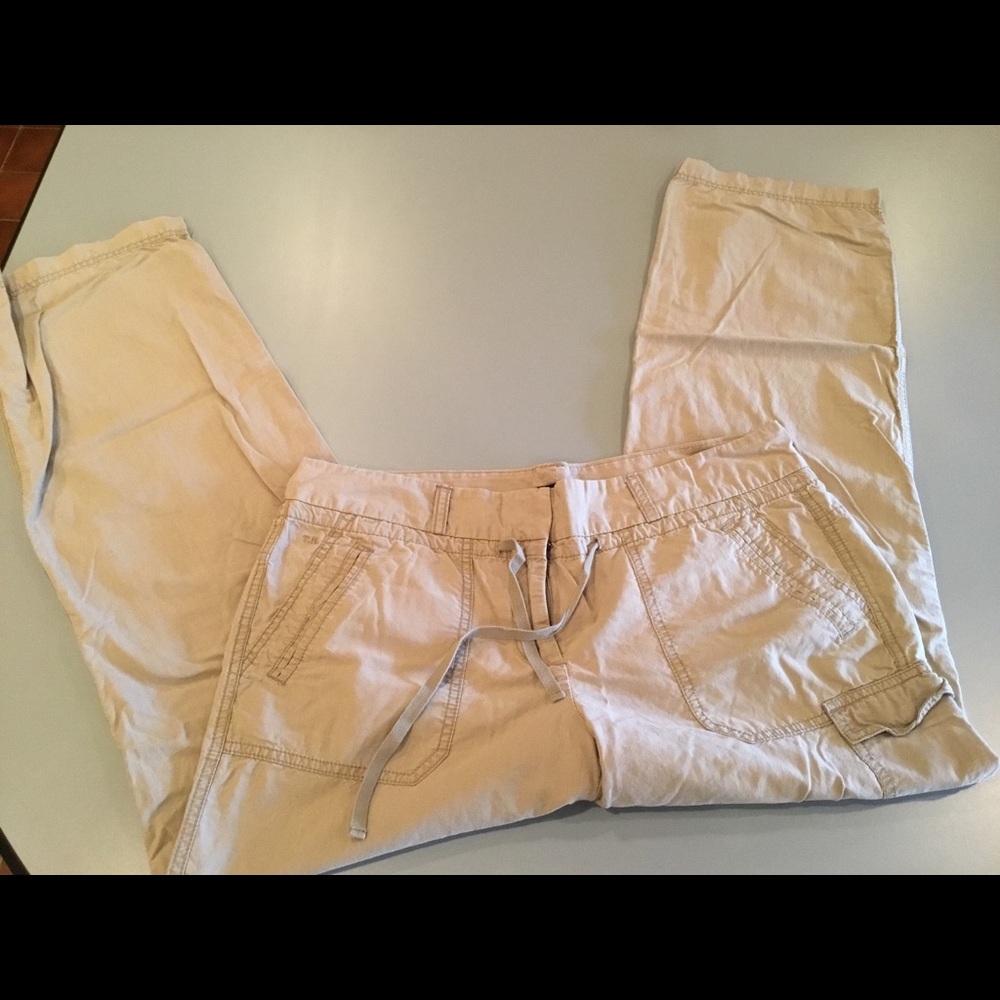 NWOT Tommy Hilfiger Khaki’s